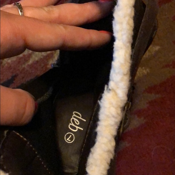 Heels - Picture 4 of 4